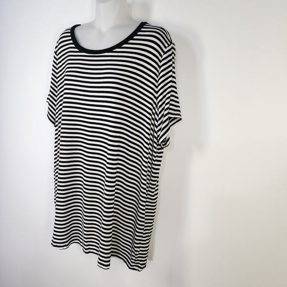 Torrid Womens Super Soft Knits Tee Size 2X Black Striped Short Sleeve Stretch - Picture 6 of 10
